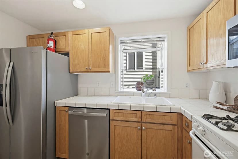 Property photo for 1141 N 93rd Street #b, Seattle photo 12