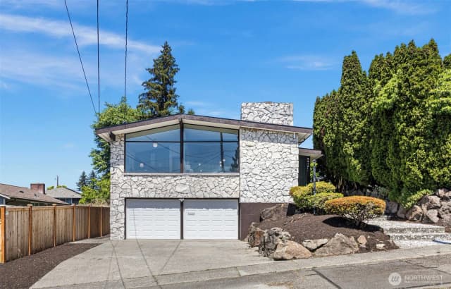 Property photo for 5210 S Kenyon Street, Seattle photo 2