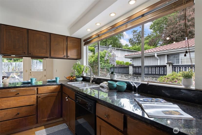 Property photo for 5210 S Kenyon Street, Seattle photo 9