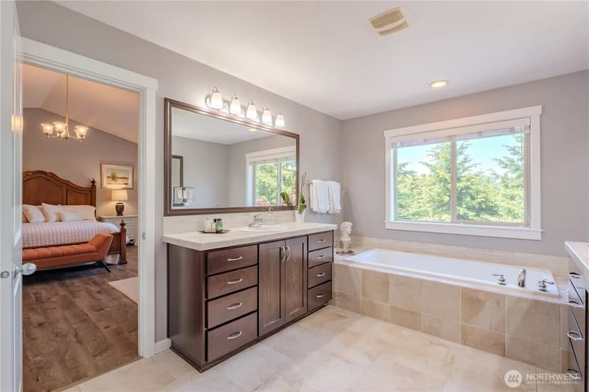 Property photo for 409 N 43rd Court, Ridgefield photo 22