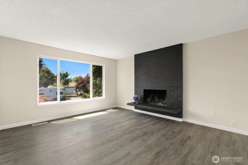 Property photo for 12630 Se 215th Street, Kent photo 6