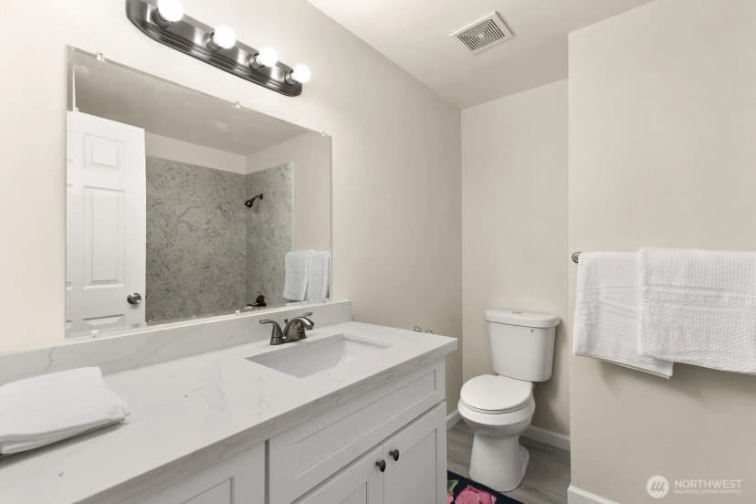 Property photo for 12630 Se 215th Street, Kent photo 17