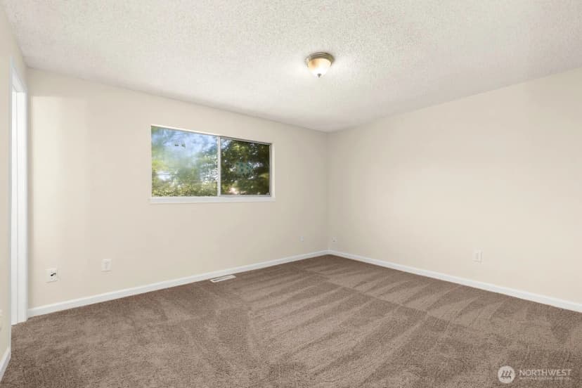 Property photo for 12630 Se 215th Street, Kent photo 11