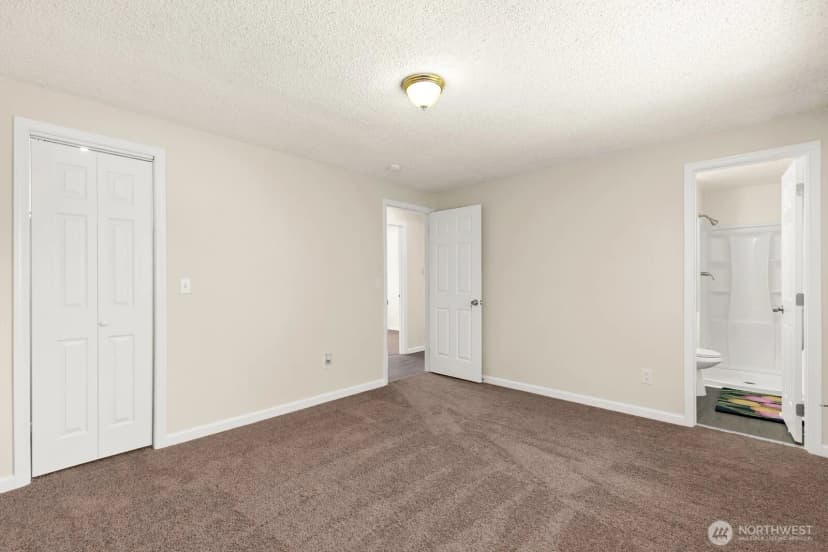 Property photo for 12630 Se 215th Street, Kent photo 12
