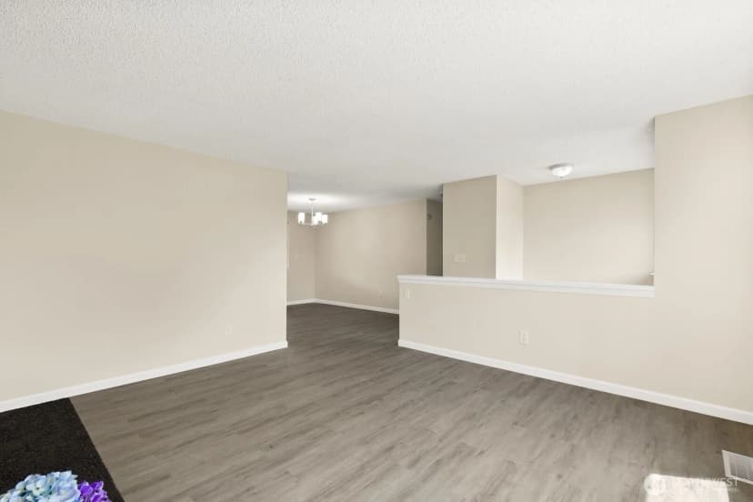 Property photo for 12630 Se 215th Street, Kent photo 5