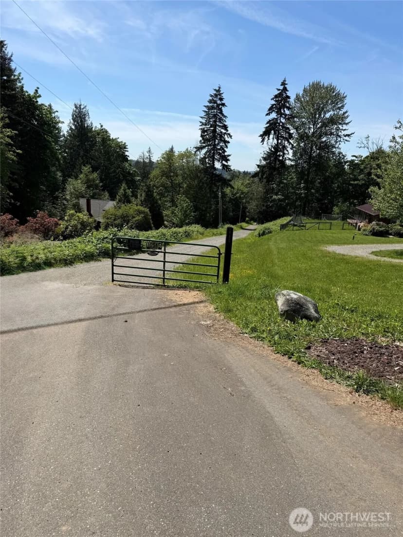 Property photo for 16345 Tiger Mountain Road Se, Issaquah photo 2