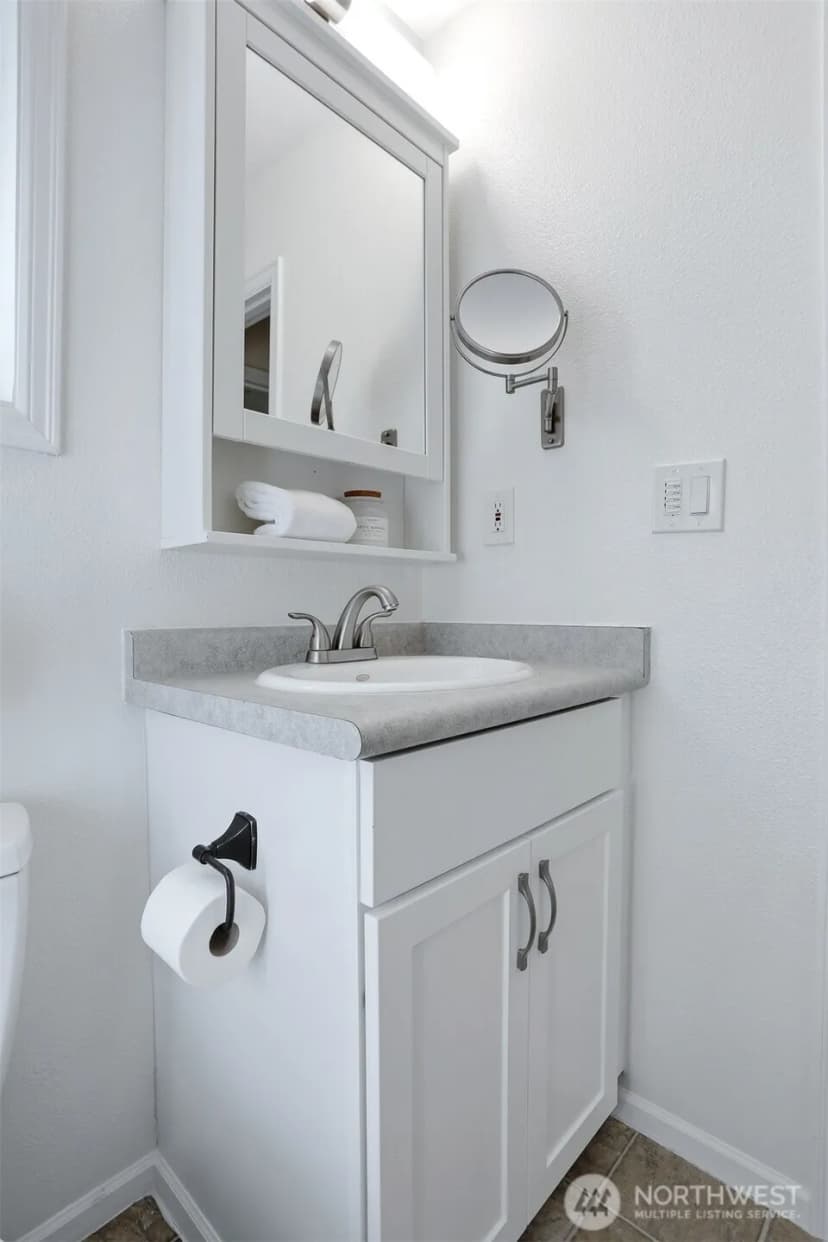 Property photo for 3406 W Government Way #7, Seattle photo 18