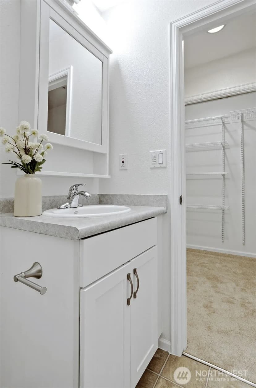 Property photo for 3406 W Government Way #7, Seattle photo 27