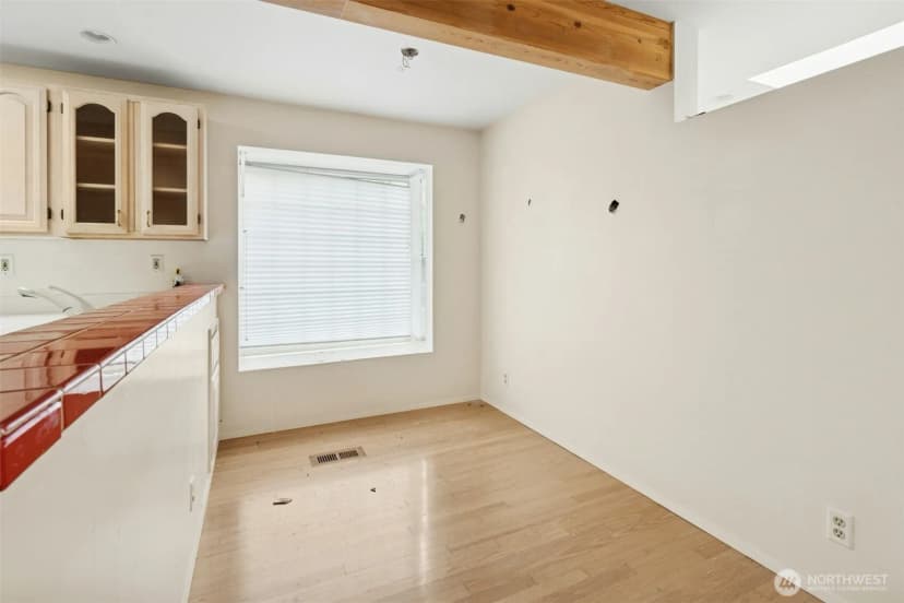Property photo for 6420 Ne 129th Place, Kirkland photo 14