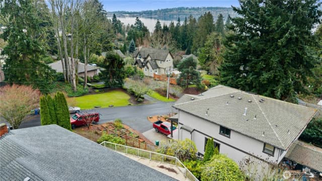 Property photo for 6420 Ne 129th Place, Kirkland photo 4
