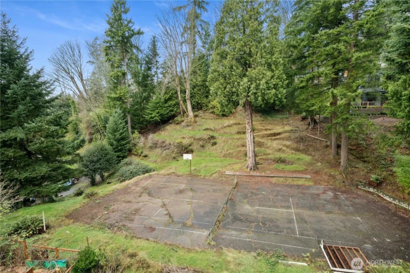 Property photo for 6420 Ne 129th Place, Kirkland photo 32