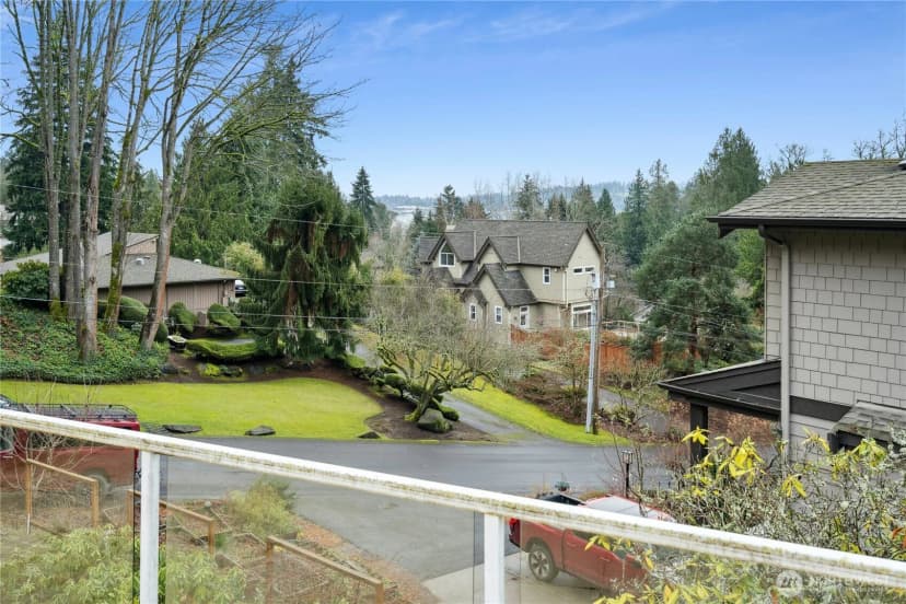 Property photo for 6420 Ne 129th Place, Kirkland photo 8