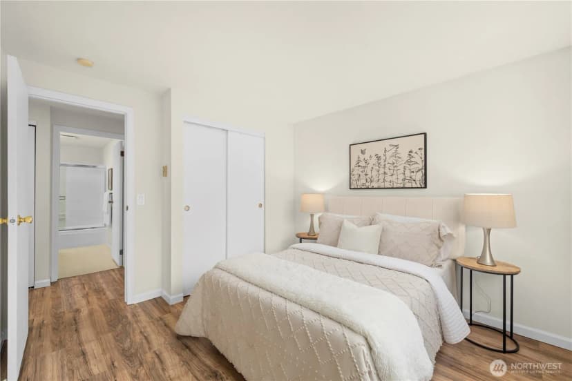 Property photo for 12740 Ne 10th Place #e302, Bellevue photo 8