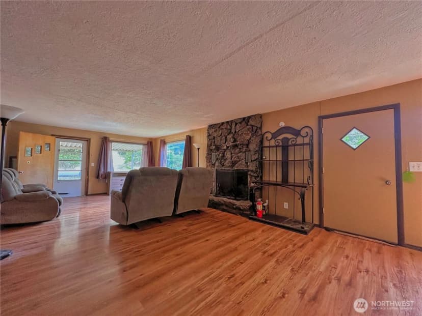 Property photo for 1000 Central Drive, Coulee Dam photo 8
