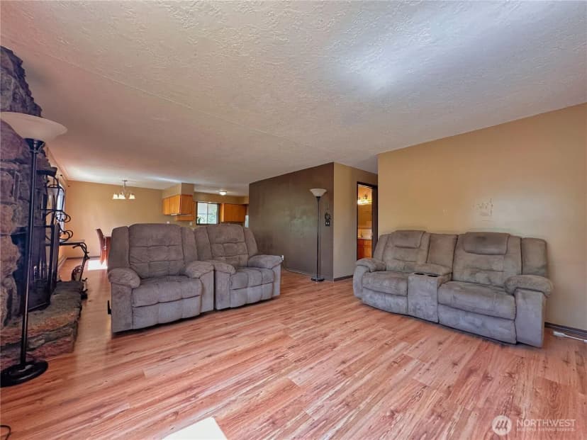 Property photo for 1000 Central Drive, Coulee Dam photo 7