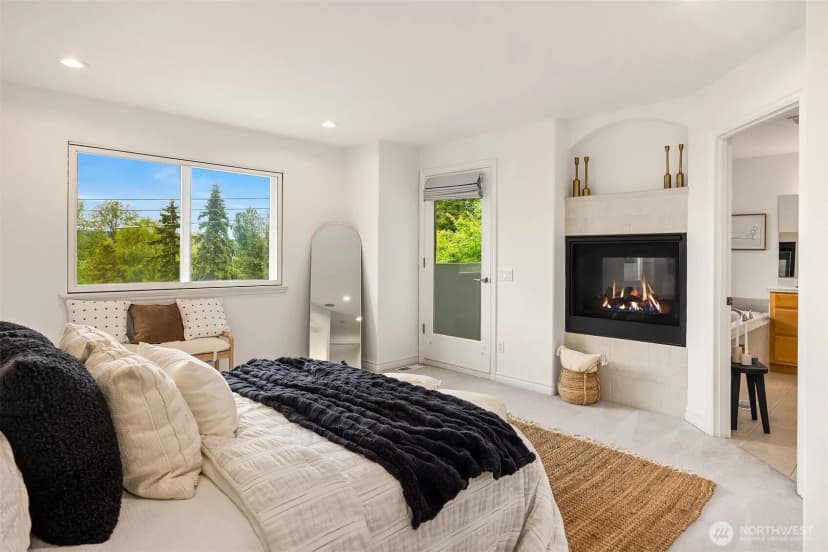 Property photo for 9021 Sand Point Way Ne, Seattle photo 14