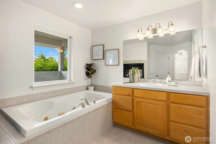 Property photo for 9021 Sand Point Way Ne, Seattle photo 12