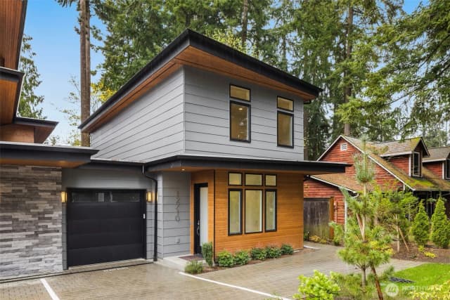 Property photo for 12710 Ne 72nd Street, Kirkland photo 2