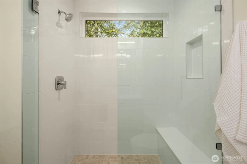 Property photo for 12710 Ne 72nd Street, Kirkland photo 26