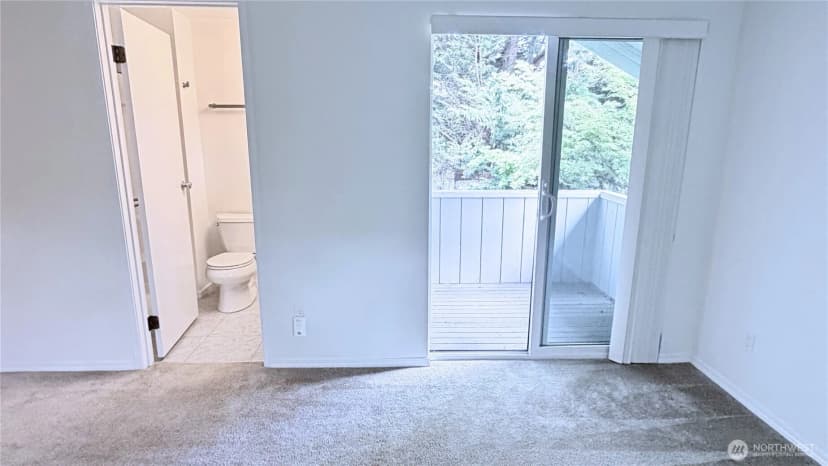 Property photo for 725 141st Place Ne #4, Bellevue photo 12