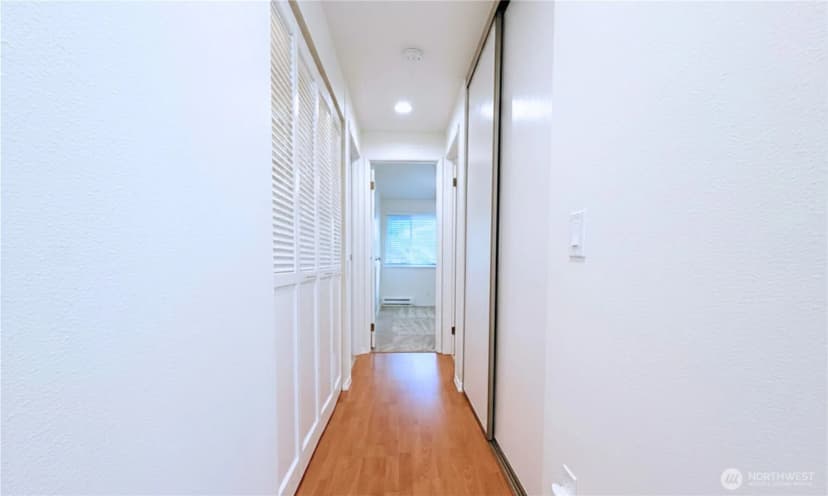Property photo for 725 141st Place Ne #4, Bellevue photo 10