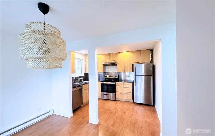 Property photo for 725 141st Place Ne #4, Bellevue photo 9