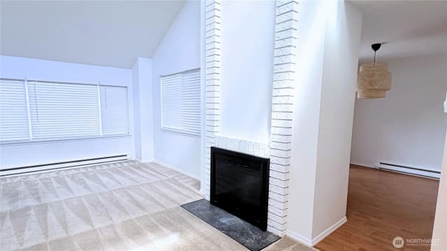 Property photo for 725 141st Place Ne #4, Bellevue photo 4