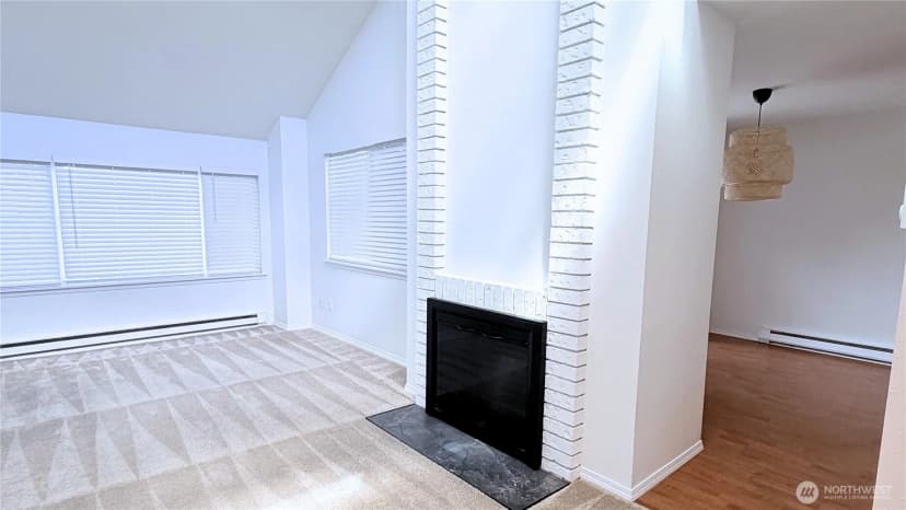Property photo for 725 141st Place Ne #4, Bellevue photo 4