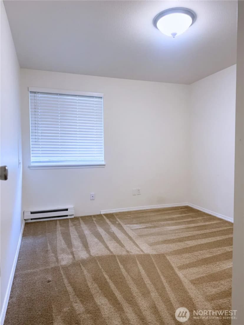 Property photo for 725 141st Place Ne #4, Bellevue photo 11