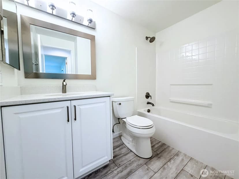 Property photo for 725 141st Place Ne #4, Bellevue photo 17