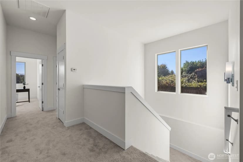 Property photo for 647 S 150th Street, Burien photo 19