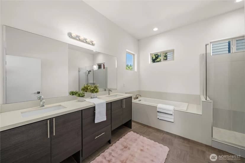 Property photo for 647 S 150th Street, Burien photo 7