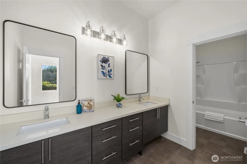 Property photo for 647 S 150th Street, Burien photo 28