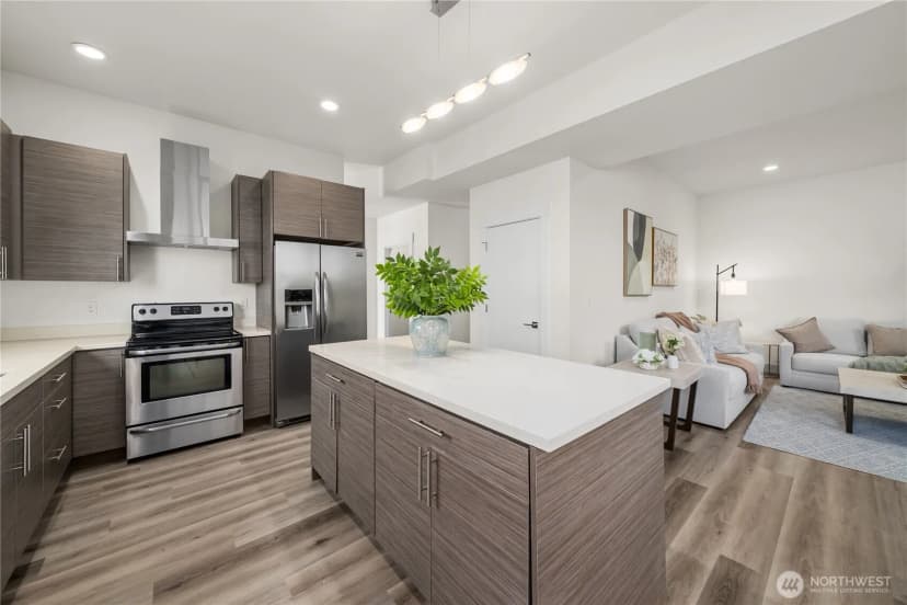 Property photo for 647 S 150th Street, Burien photo 8