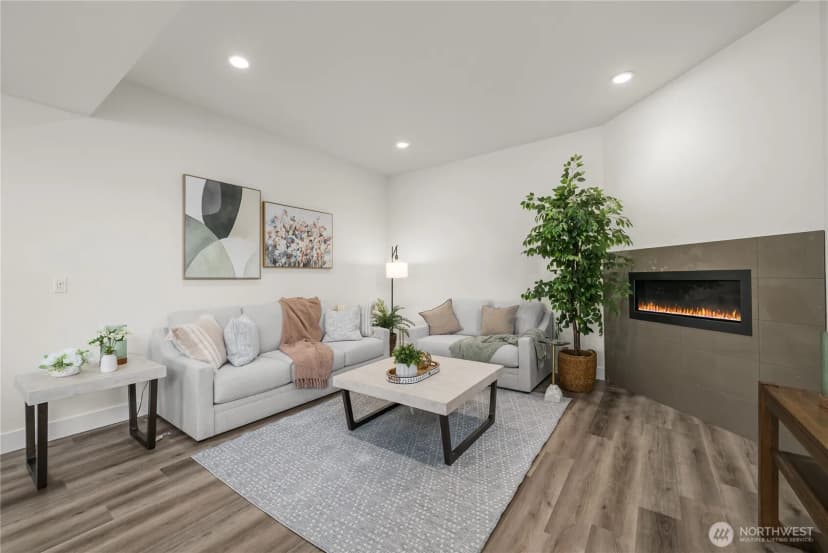 Property photo for 647 S 150th Street, Burien photo 5