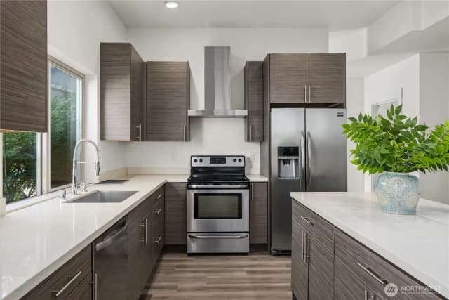 Property photo for 647 S 150th Street, Burien photo 3