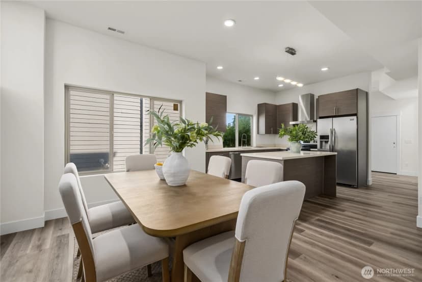 Property photo for 647 S 150th Street, Burien photo 12