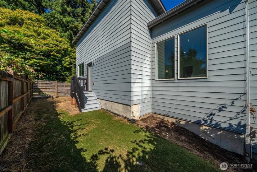 Property photo for 647 S 150th Street, Burien photo 31