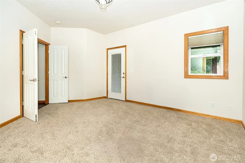 Property photo for 298 Toledo Salmon Creek Road, Toledo photo 24