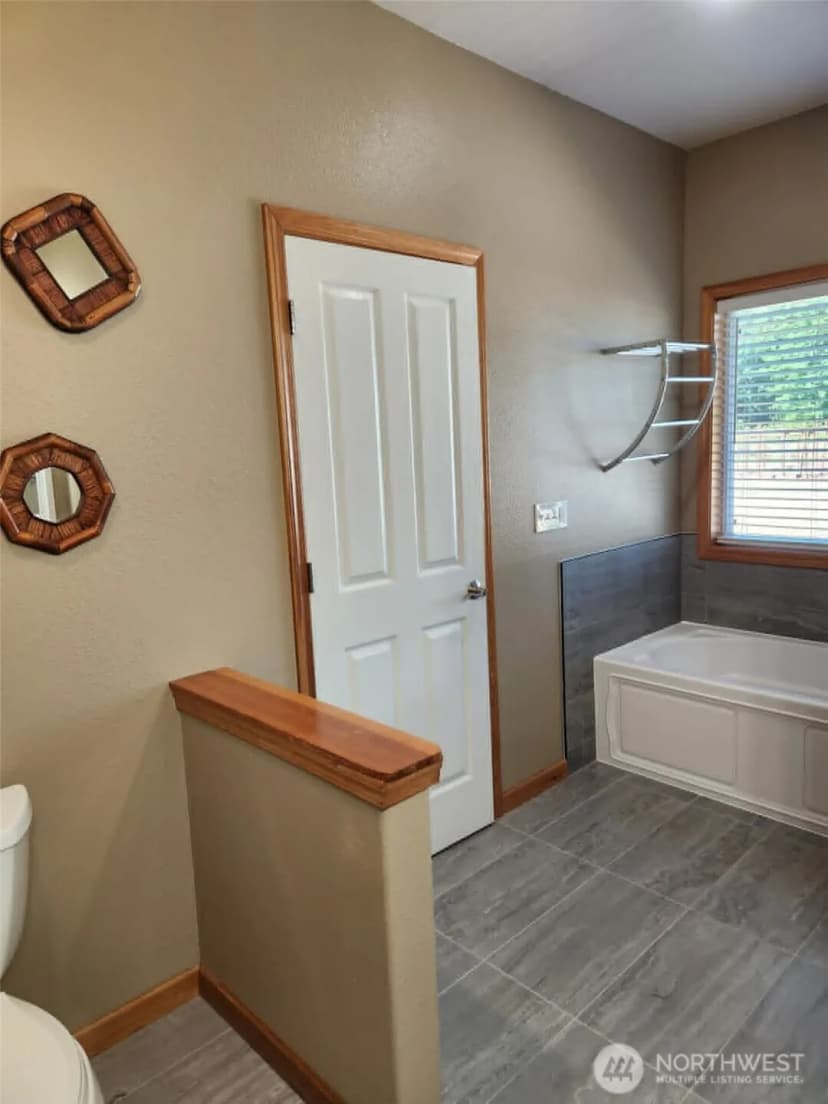 Property photo for 298 Toledo Salmon Creek Road, Toledo photo 26