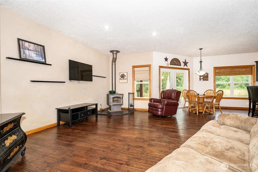 Property photo for 298 Toledo Salmon Creek Road, Toledo photo 19