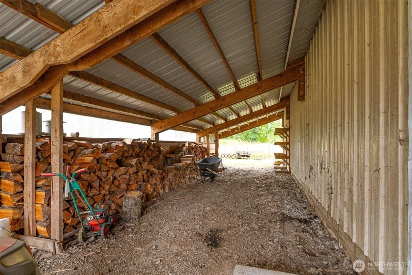 Property photo for 298 Toledo Salmon Creek Road, Toledo photo 13