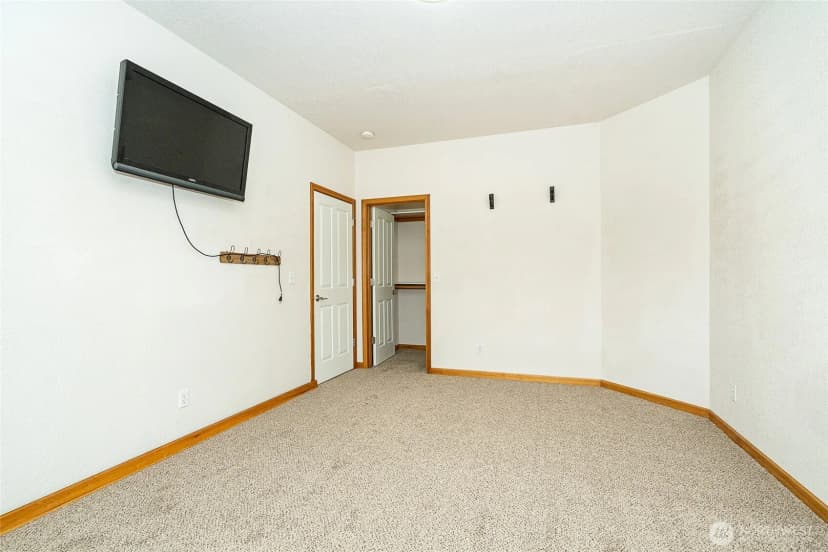 Property photo for 298 Toledo Salmon Creek Road, Toledo photo 30