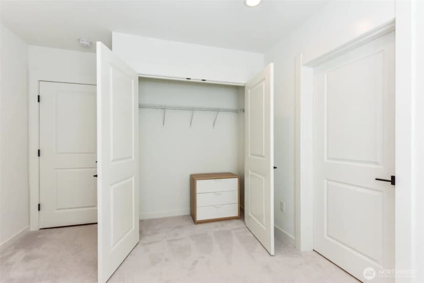 Property photo for 15558 Ne 15th Place #301, Bellevue photo 16