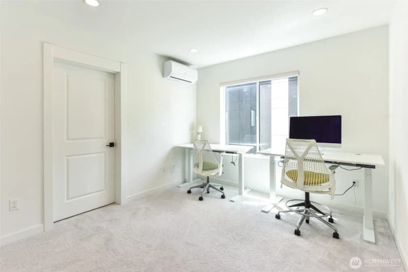 Property photo for 15558 Ne 15th Place #301, Bellevue photo 19