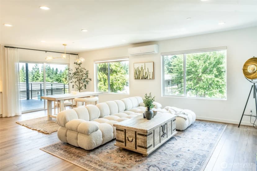 Property photo for 15558 Ne 15th Place #301, Bellevue