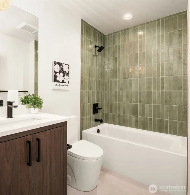 Property photo for 2836 Unit B Nw 73rd Street, Seattle photo 4