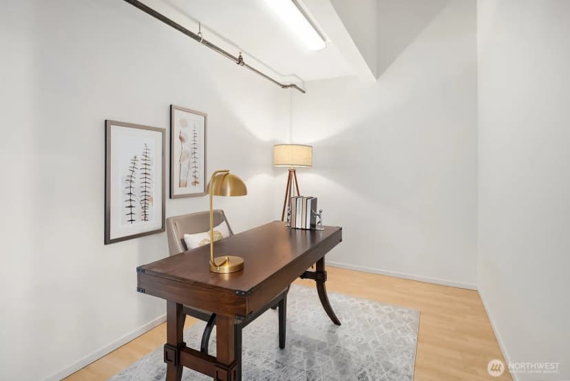 Property photo for 2400 8th Avenue N, Seattle photo 17