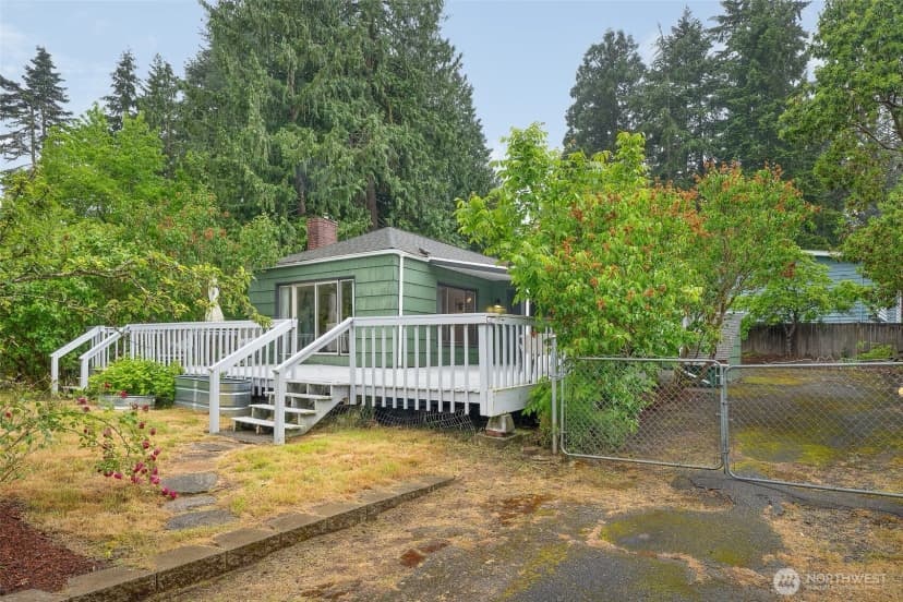 Property photo for 17633 10th Avenue Ne, Shoreline photo 29