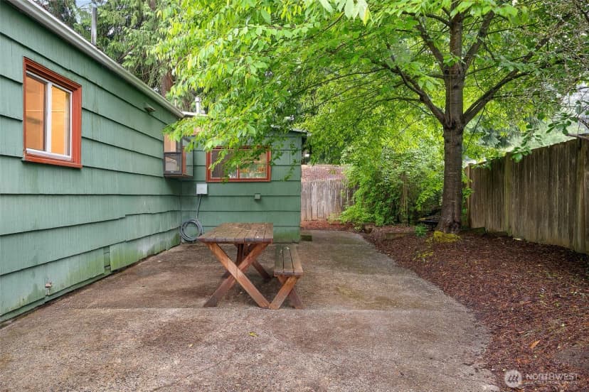 Property photo for 17633 10th Avenue Ne, Shoreline photo 25